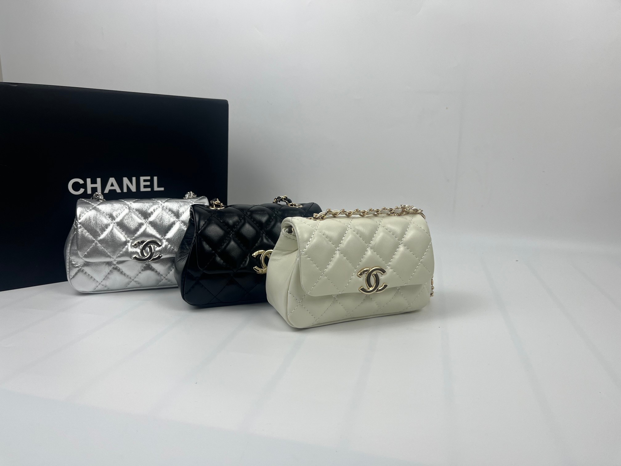 CHANEL 25S Flap Phone Bag Small